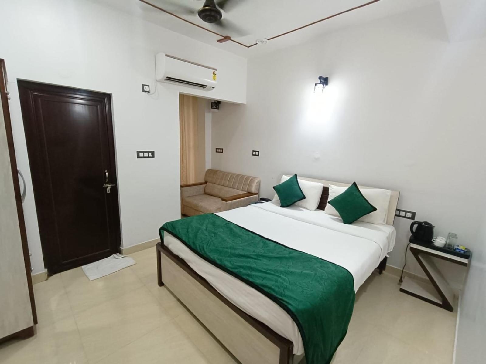 Hotel Aman Residency Allāhābād Junction Exterior foto